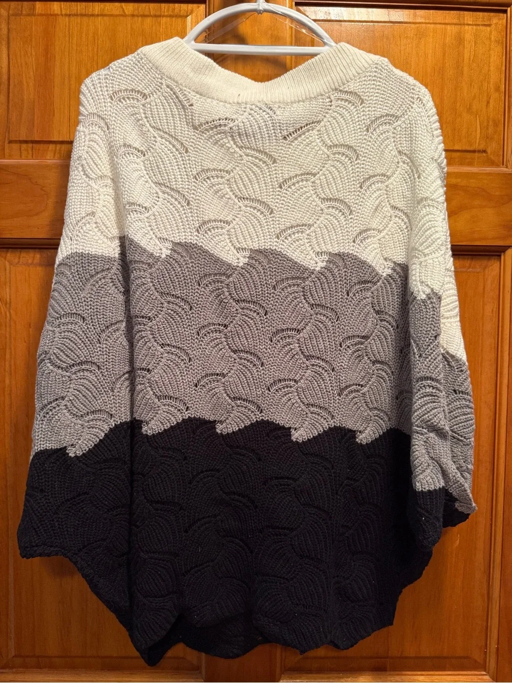 ANDREE BY UNIT White, Gray & Black Cable Knit Colorblock Sweater